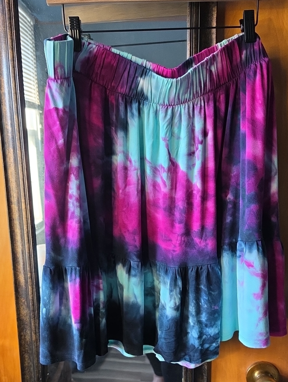 torrid Tie-Dye Flowy Skirt in Magenta, Teal & Black